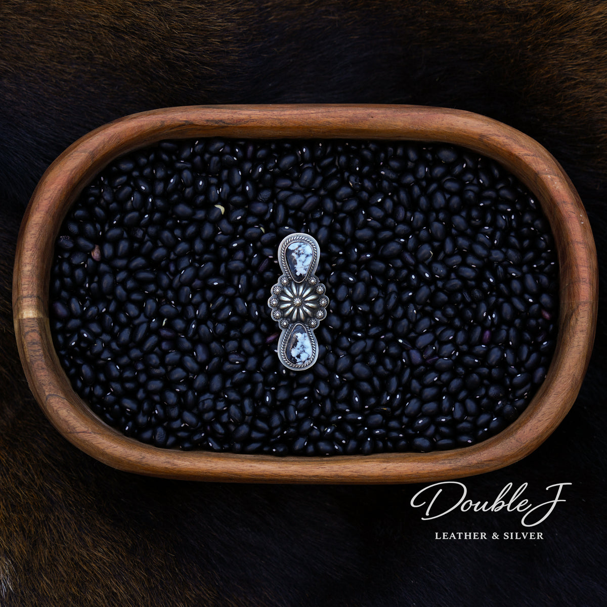 White Buffalo Ring – Size 7 3/4